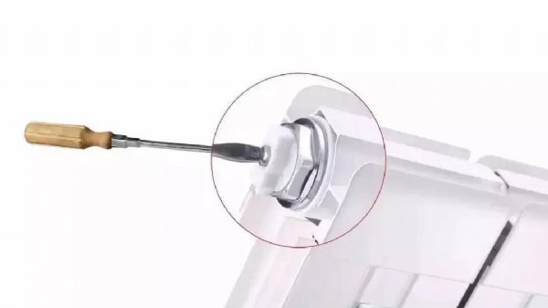 教你如何輕松給暖氣片放氣？